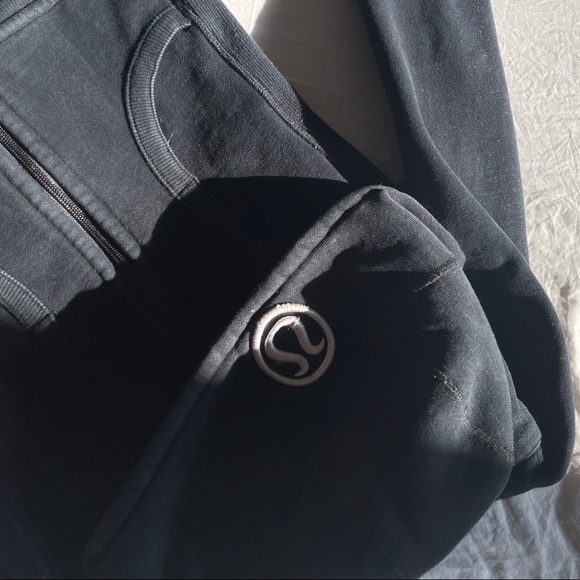 lululemon scuba - Picture 1 of 3